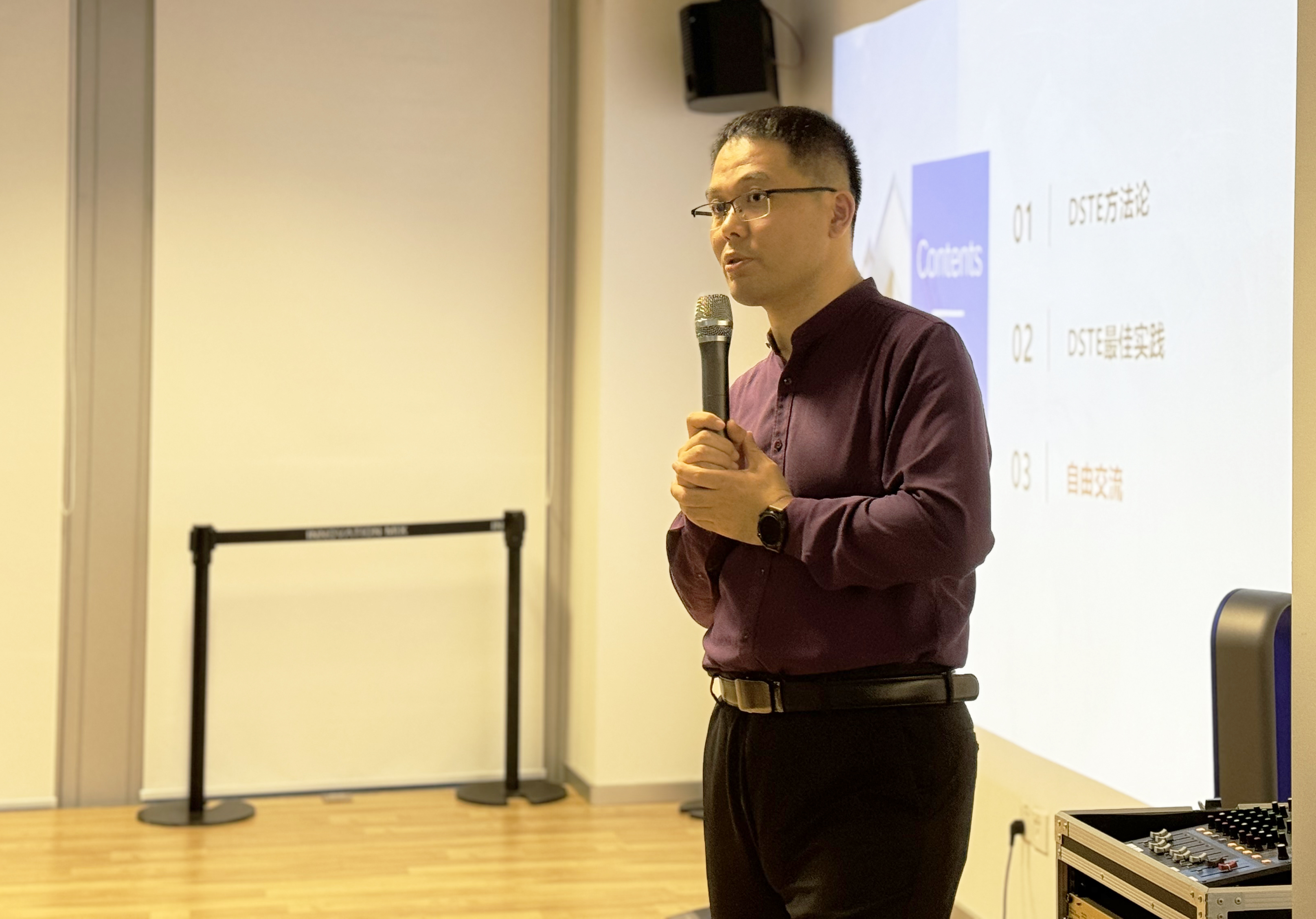 走进企业——复旦大学EMBA23级师生参观易立德 走进企业——复旦大学EMBA23级师生参观易立德